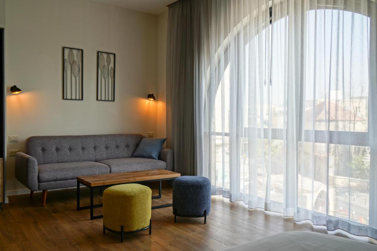 Apartique Hotel Йерусалим Екстериор снимка