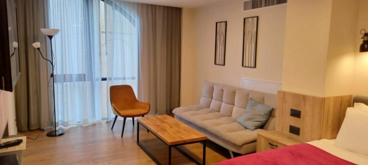 Apartique Hotel Йерусалим Екстериор снимка